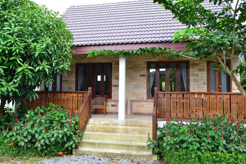 Yuwadee Resort Chalong Bilik gambar